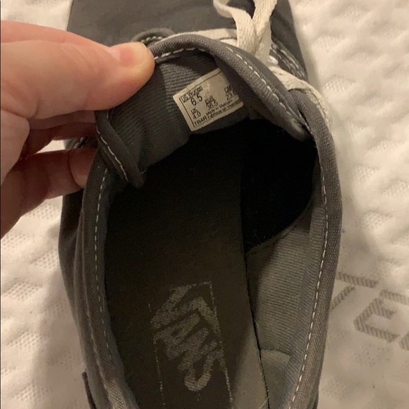 Gray vans - Picture 3 of 3